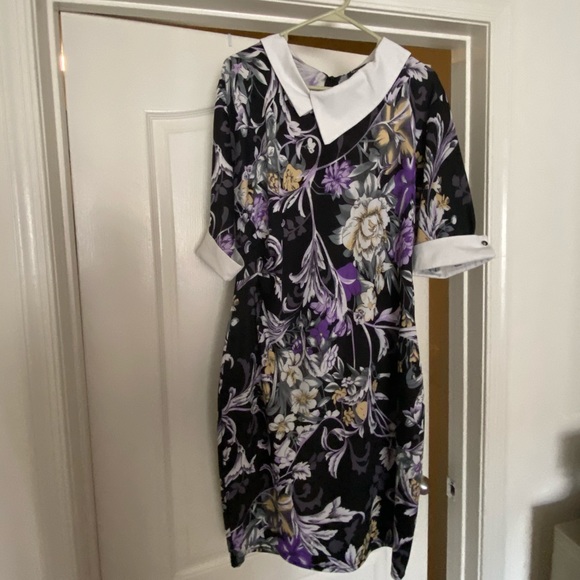 Dresses & Skirts - Floral Print Dress with Collar